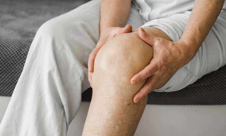 O que causa artrose do joelho?